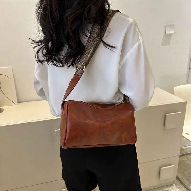 Florence - Modern Everyday Crossbody