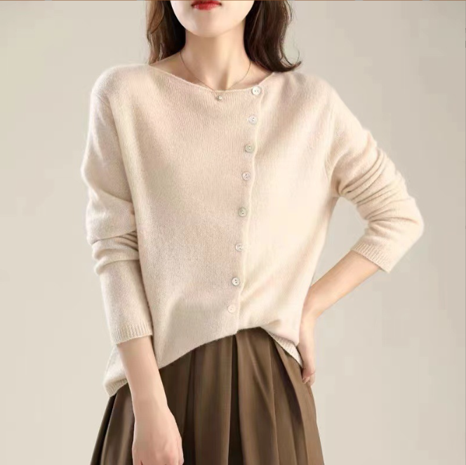 MOLLY™ - Button Front Cable Knit Sweater for Fall &amp; Winter